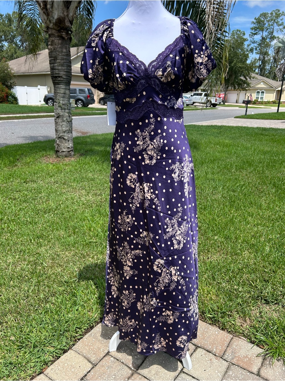NWT🌷ASTR THE LABEL Carin Puff-Sleeve Dress
